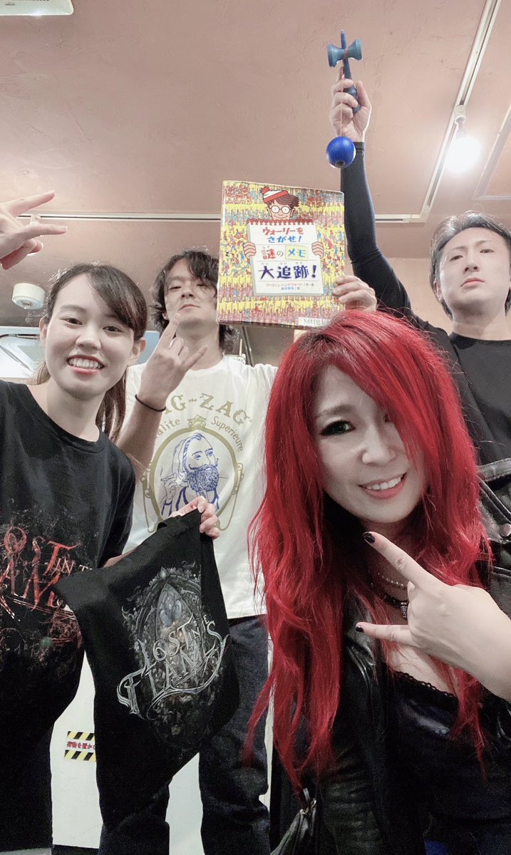 anridokodoko's tweet image. 本日はロスフレのリハでした！

新曲FALLEN BUTTERFLYもとってもいい感じ！✨️

リハ後はタイ料理屋さんへ🇹🇭
カオソーイの辛さLv上がった気がする🌶笑
汗吹き出しながらも麺完食しました🤣美味しかったー！♡

10月22日は立川BABELへ是非遊びにお越しくださいね😆🙌
#ロスフレ #litf #LostIntheFlames