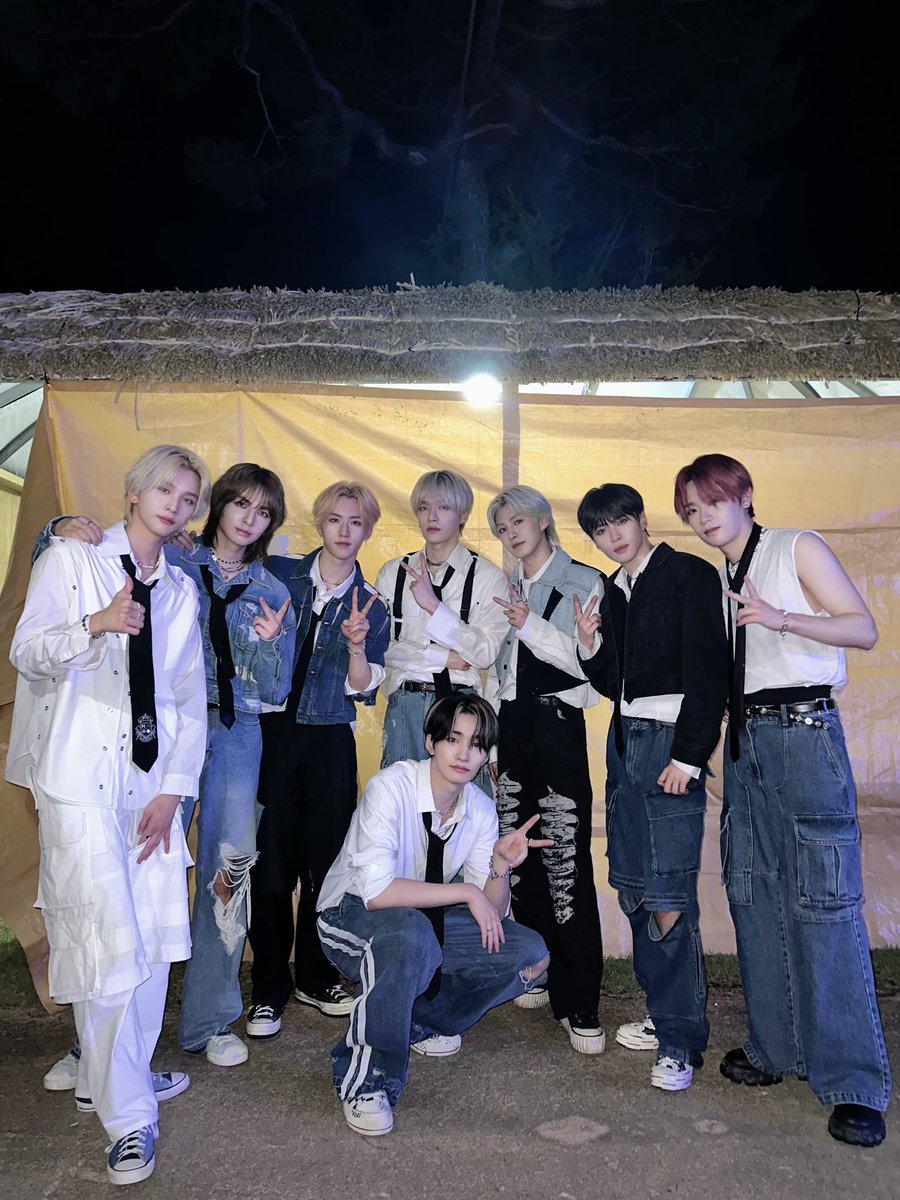 the_EPEX's tweet photo. [🎁]
부여 첫 공연에서 열정을 불태운 짱펙스❤️‍🔥 그리고 더 뜨겁게 응원해 준 제니스 여러분 감사합니다💚 또 올게요 부여👋🏻

#EPEX #이펙스 #Eight_Apex #위시 #금동현 #뮤 #아민 #백승 #에이든 #예왕 #제프 #스테이지W #STAGEW https://t.co/HvpbUF2hCd