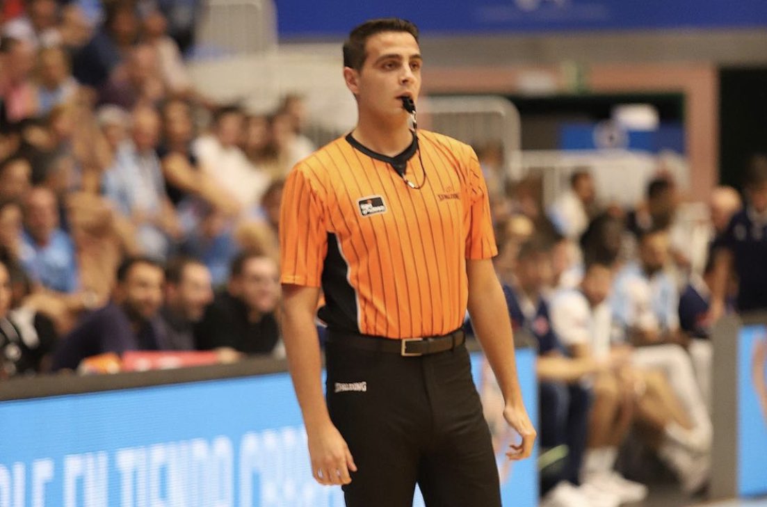 FGB (@fgb_baloncesto) on Twitter photo Día ➕ que especial para Guillermo Ríos e para a arbitraxe galega!
😊 Guille debuta esta tarde na <a href="/ACBCOM/">Liga Endesa</a> no 🏀 COVIRAN GRANADA - UCAM MURCIA (18:00 h)
🧡 Un Intre para desfrutar e recoller o froito de todo o traballado e vivido deportivamente ata hoxe!
🍀👏 Día ➕ que especial para Guillermo Ríos e para a arbitraxe galega!
😊 Guille debuta esta tarde na <a href="/ACBCOM/">Liga Endesa</a> no 🏀 COVIRAN GRANADA - UCAM MURCIA (18:00 h)
🧡 Un Intre para desfrutar e recoller o froito de todo o traballado e vivido deportivamente ata hoxe!
🍀👏