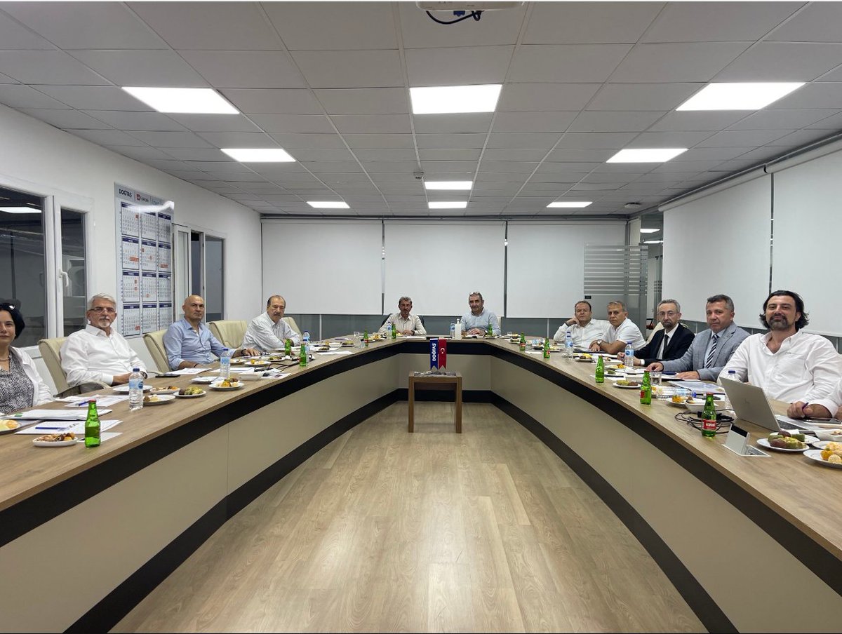 finansalkultur's tweet photo. DOĞAN MOBİLYA, DAVUT DOĞAN (#dgnmo)
#fTR şirketi olarak,7 marka ortak kurduğumuz/ Türkiye’nin en büyük mobilya fabrikası olarak; hissedarlar toplantısını, #DGNMO şirketimizin #Biga #Doğtaş ta gerçekleştirdik. Önceliğimiz #Amerika pazarına giriş. #Kilim #Çilek #Nurus #Adore #İşbir #Gündoğdu #Doğtaş #Kelebek