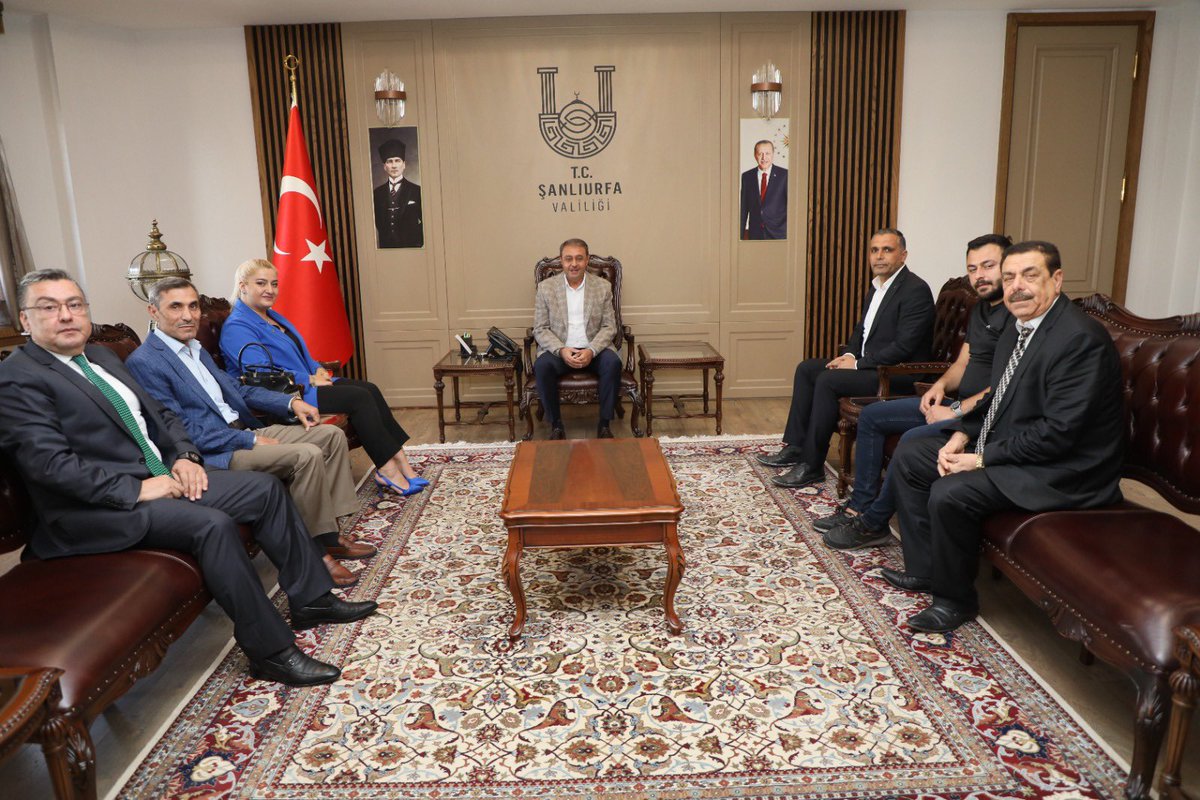 Şanlıurfa Valimiz SN <a href="/hasansildak/">Hasan ŞILDAK</a> a Hayırlı olsun ziyaretinde bulunduk. Çalışmalarında başarılar dileriz. <a href="/resat_yazar/">Reşat Yazar</a> <a href="/MehmetAliAkba12/">Mehmet Ali Akbaş</a> <a href="/atilla_meral/">celal atilla meral</a> <a href="/ylmazguvenc/">yılmaz güvenç</a> <a href="/mrv_ofluoglu/">Merve Ofluoglu</a> <a href="/MehmetD55673824/">Mehmet Demir</a>