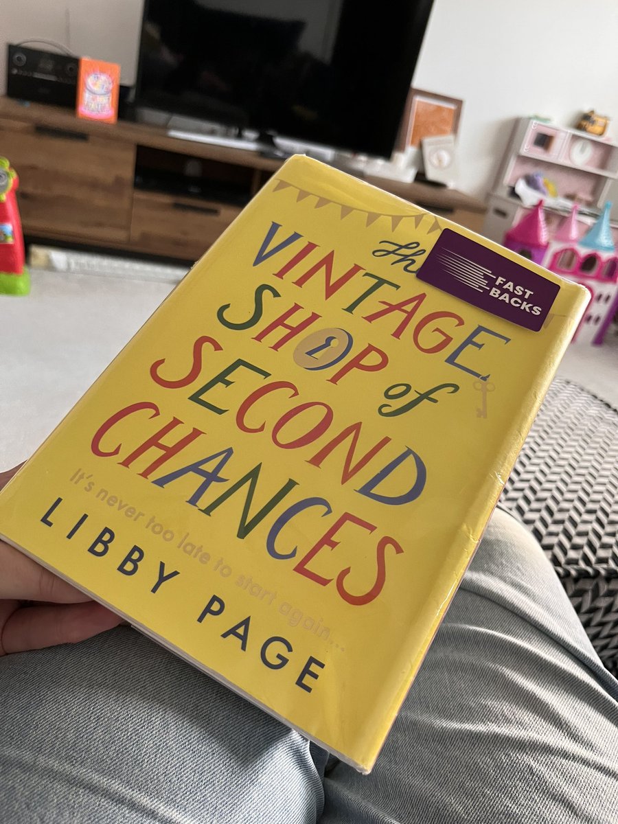 It’s feeling very autumnal outside so I’m taking the chance to curl up and read this treasure of a book while the little one naps. I’ve read all of the books by @LibbyPageWrites and, although I’m only three chapters in, I know I’m going to love this one too! #uplit #Reading