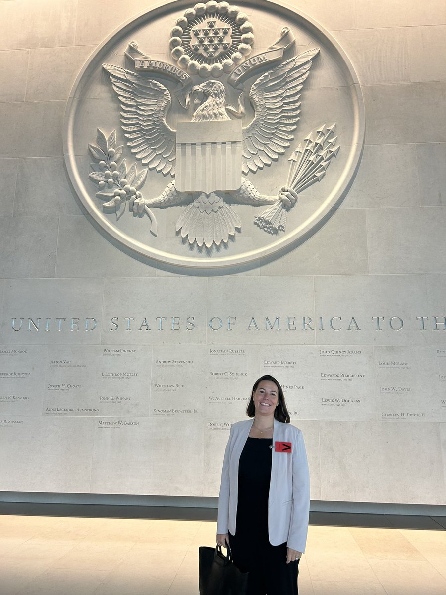 HTFINMKTING's tweet image. Interesting night at the American Embassy for a DEI networking event. Thanks to Darren Johnson for getting me an invite.