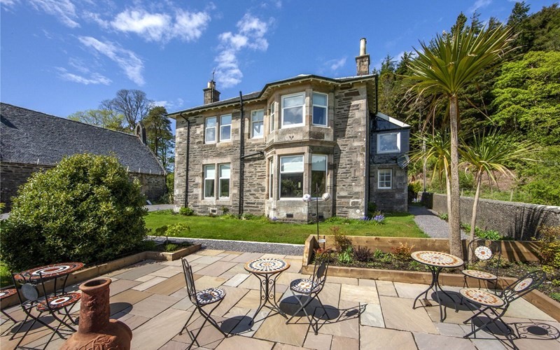 carradales's tweet photo. There's sill time to explore Kintyre and experience the stunning scenery, and nature at it's very best from the comfort of Carradales, Kintyre's only 5 Star Gold VisitScotland Guest House where a warm welcome awaits you!
For the best rates book direct at https://t.co/qIC2OqNpp3 https://t.co/kPh7oqmpIe