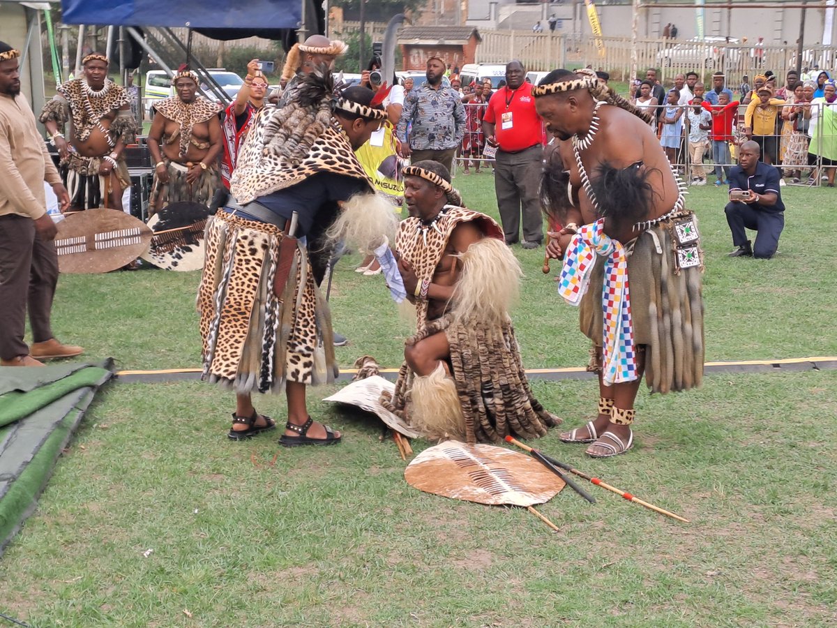 ZANewsFlash's tweet photo. BREAKING NEWS: King Misuzulu KaZwelithini has appointed Prince Vanana and Sipho Mhlongo as the replacement for the late Induna Mgiliji Nhleko. Nhleko was the famed commander of Zulu regiments. @IOL https://t.co/4eQD4r4PU4