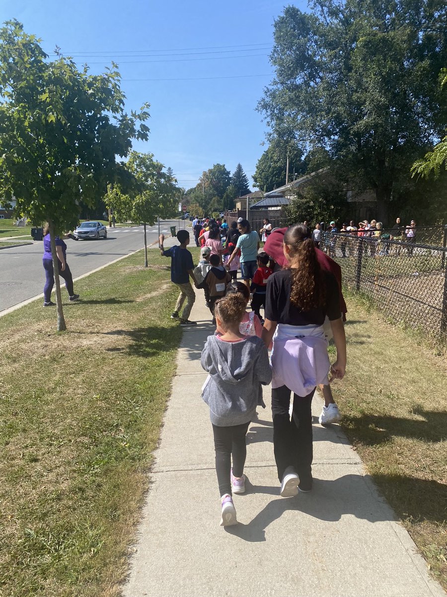 HeatherHjps's tweet photo. What a beautiful day to support our hero, Terry Fox @LC3_TDSB @tdsb @TerryFoxCanada https://t.co/2qmZA8wnwe