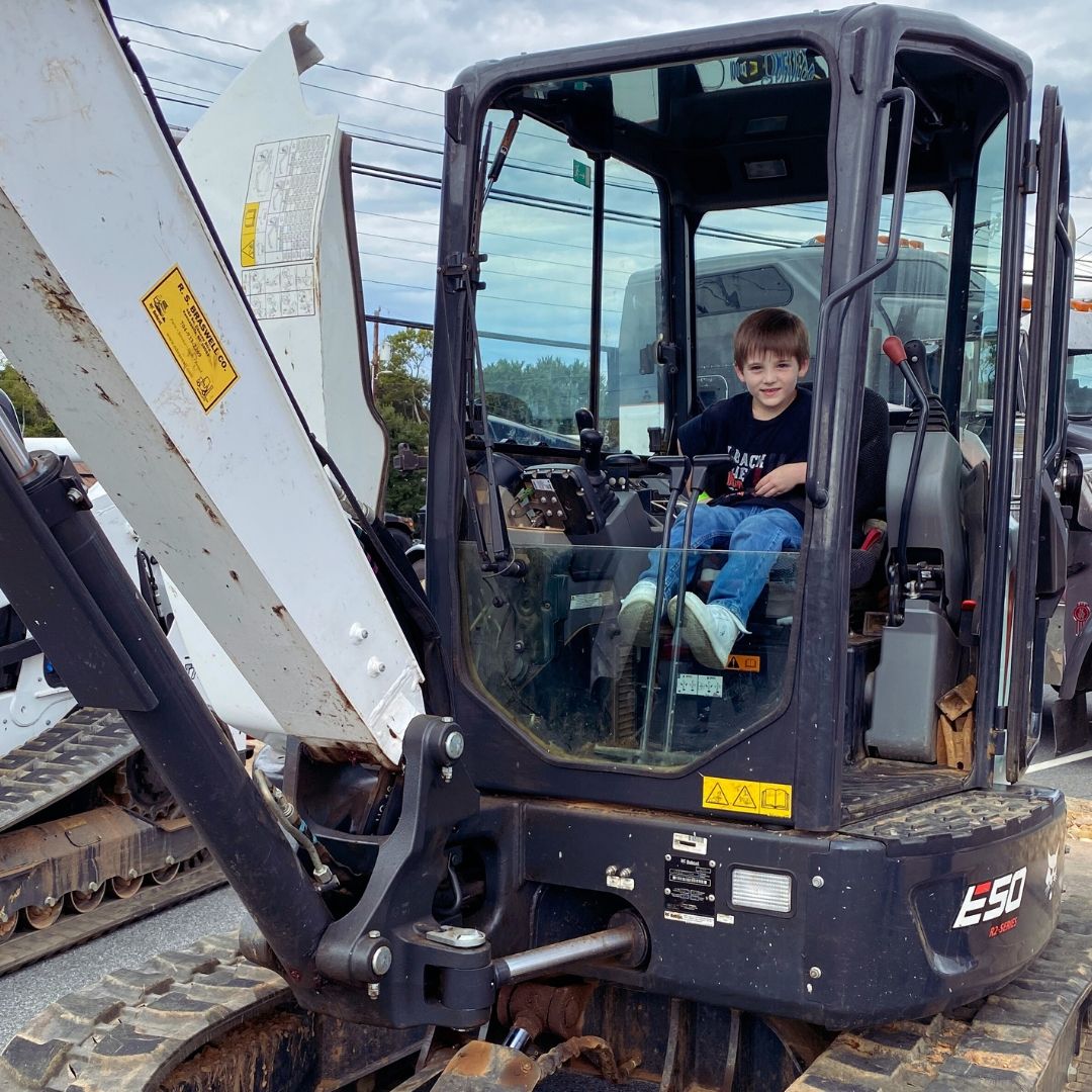 DavieCountyNC's tweet photo. Looking for awesome family fun? Don't miss COGNITION's Carnival and Touch-A-Truck event on Sept 30th! Experience a day full of amazing activities right in the heart of Downtown Mocksville.

Learn more at https://t.co/VveD6a1Qyg https://t.co/QdN8gxXNBt