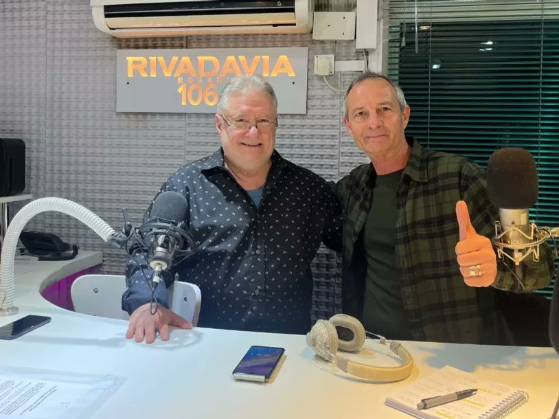 Ruben_A_Fraga's tweet photo. 📻🎙
#RubénFragaCLG |
Noches de radio...
Con el colega Walter Camerano, en @RubenFragaCLG por Radio Rivadavia Rosario 106.3 🐓🦉
Programa N° 9️⃣5️⃣3️⃣
Viernes 22/09/2023 https://t.co/B5wfWeNbz0