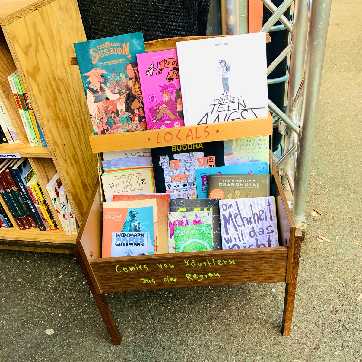 littledozerbaby's tweet photo. heute endlich wieder Comic Café im Z-Bau in Nürnberg!!! 📚🙌 #comiccafe https://t.co/60nlUYXfhq