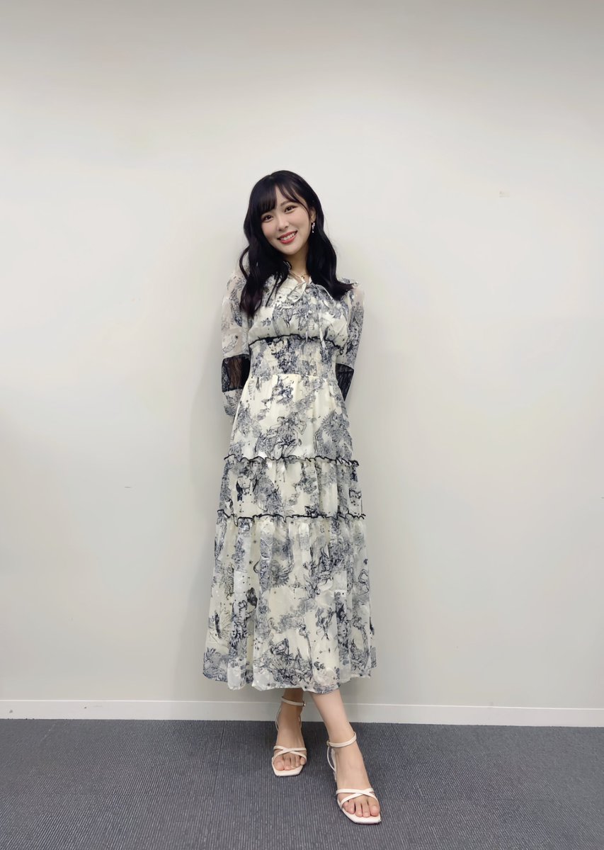 逢田珠里依ダイナー衣装コンプ 逢田珠里依（≒JOY）｜SHOWROOM(ショールーム)