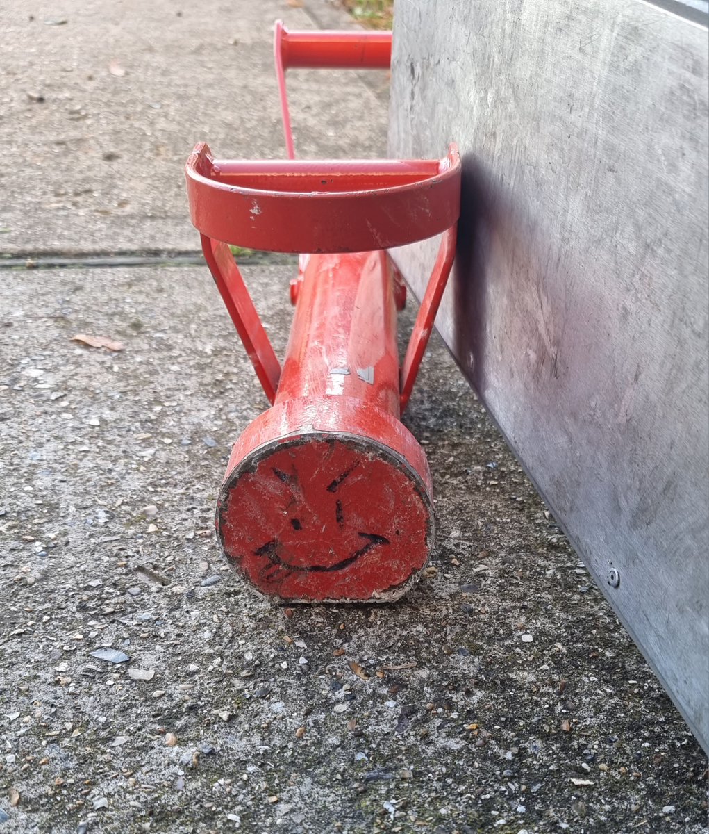 Enfield Lock Police tweet media