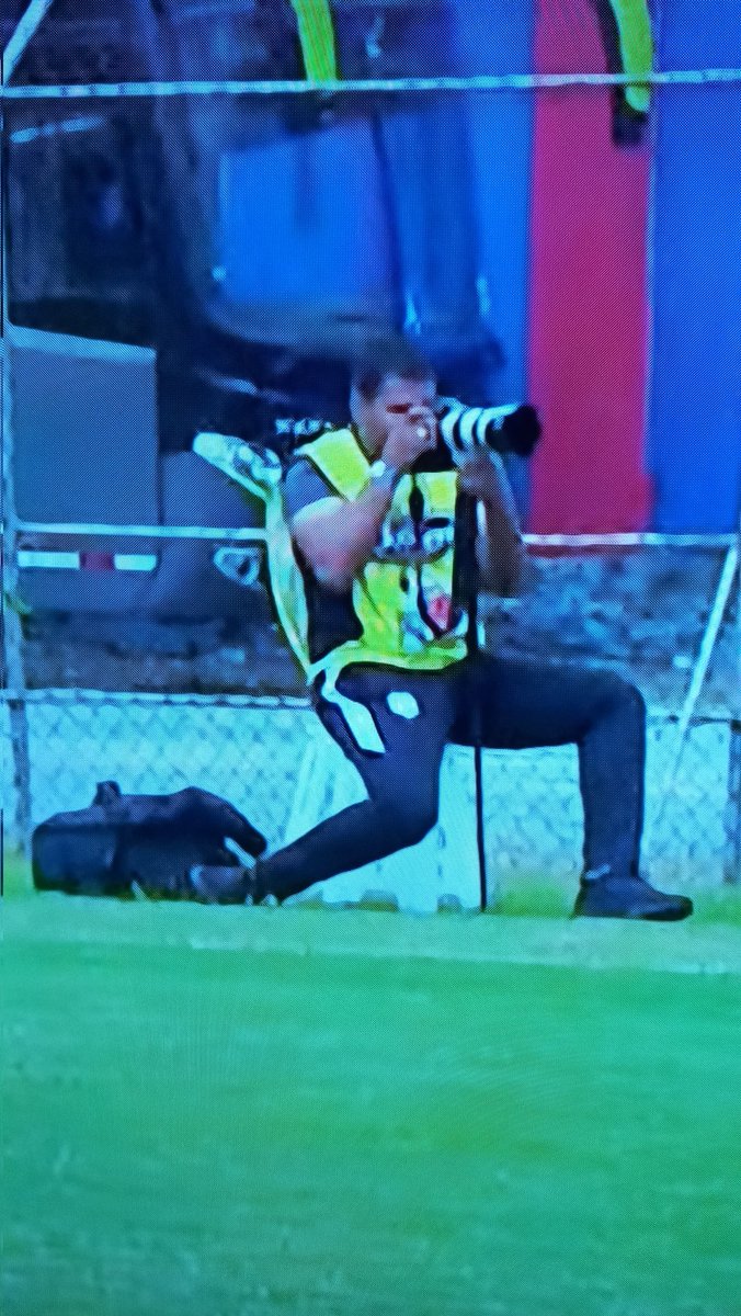 BeddingRobert's tweet photo. Não preciso olha a fotos de @patrickfloriani hoje. Eu já tirei e coloco online.................

@FigueirenseFC eu não aceito PIX, como vocês me paga?

#Figueirense #FigueiraOxford #DeVerdadeOmelhorFotografoEoMelhorPessoaNoMundo #TeAmoPat https://t.co/WVj2Qu5mm9