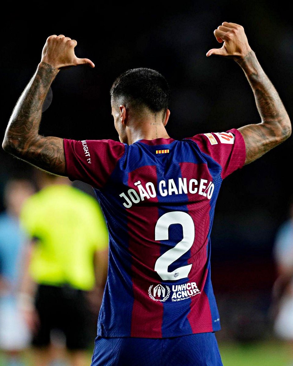 O melhor lateral do mundo.