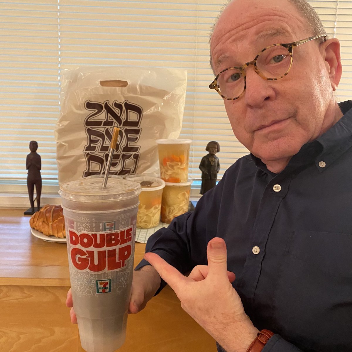 Jerry Saltz tweet media