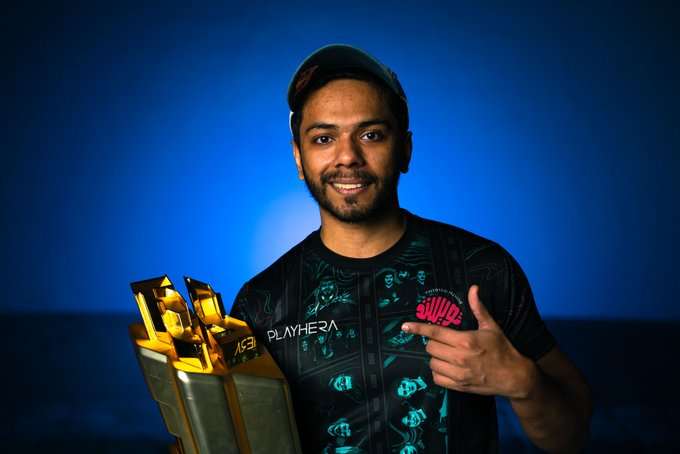 Muneeb313_'s tweet photo. Pakistan's Tekken star Arslan Ash has been nominated for Esports Controller Player of the Year award 🇵🇰💫

You can vote for him here: https://t.co/7soGHVnDPb

#esportsawards @ArslanAsh95 https://t.co/gqXwHV5gSX