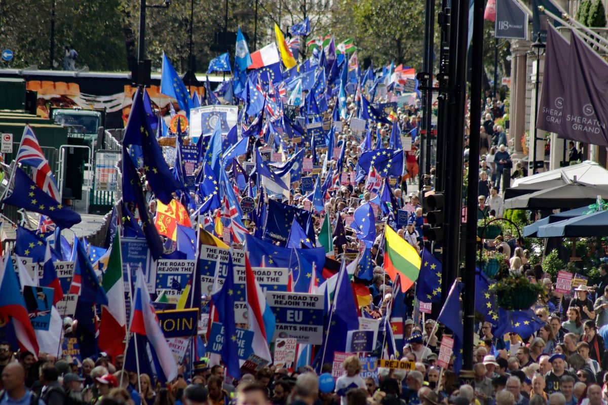 StayEuropean's tweet image. Some media didn't report the #RejoinMarch.

Some said it was "hundreds" or a few thousand.

So how big was it? Look at this photo and judge for yourself.

📸 Steve Eason