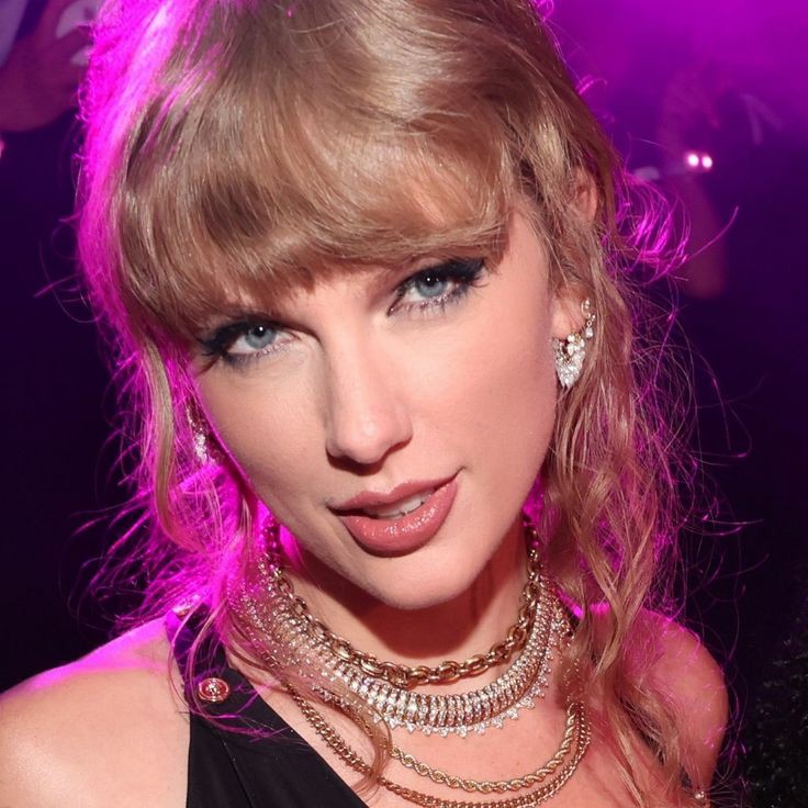 Vote For Taylor ❤️‍🔥 tweet media