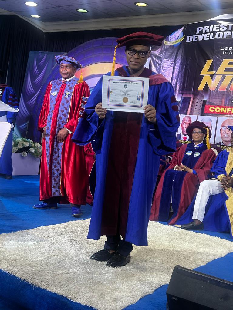 Breaking: No Obidients will scroll down without Retweet and say Congratulations to our dear Journalist Rufai Oseni. 
LET'S CELEBRATE HIM♥️♥️

Congratulations Rufai Dr.

Shettima/Subsidy 610/Kwankwaso/Lekki/Proudly/Sporty/Japa/Samklef/#AUTOPSY