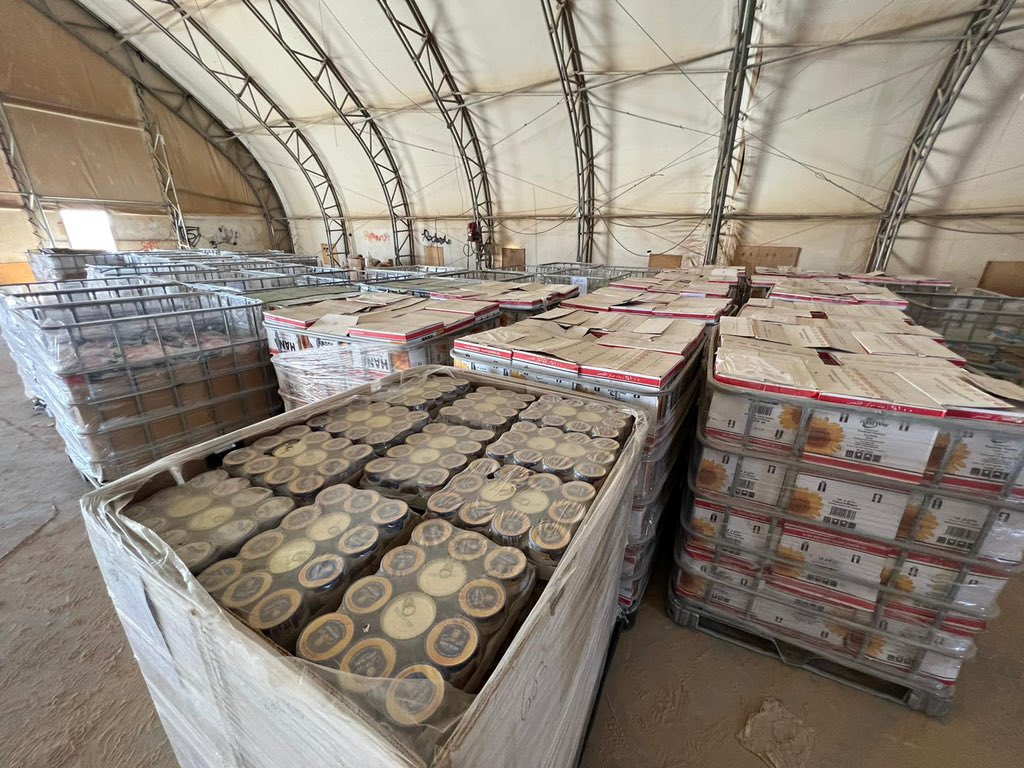 syrianetf's tweet photo. More of our humanitarian aid on the way to #Rukban camp! 
Donate TODAY to Operation Syrian Oasis and help us in breaking the siege by Assad, Russia and Iran on the residents of Rukban https://t.co/8a0xH3A7uo https://t.co/GY9BSu8ej5