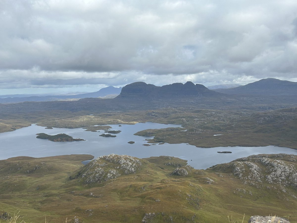 Northlakesuk's tweet image. Another cracking day on the tour of Scotland in the campervan a great walk up Stac Pollaidh with outstanding views followed by a mooch around Ullapool then bumped into fellow campervans who I fixed a problem in their van the other day 👍 #vanlife #stacpollaidh