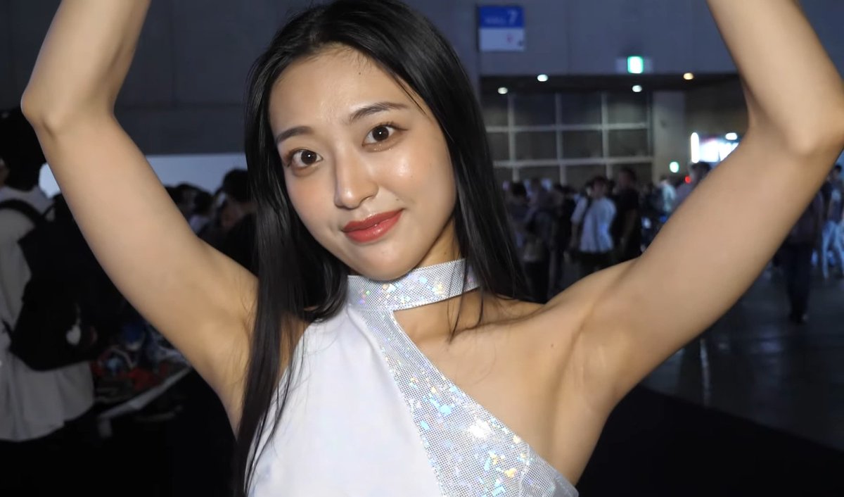 TGS2023
黒髪ストレートロングの
美人イベントコンパニオンさん
SAMSUNGブース
youtu.be/Z9Aw-hDURB8?si…
東京ゲームショウ2023にもポリコレの嵐が吹き荒れる中、貴重なノースリーブ衣装で、しかも両腋見せポーズしてくれたの対応が神すぎました。
お名前わからないのですが誠にありがとうございました