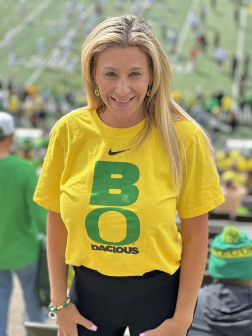 Hey @DeionSanders I Ain&rsquo;t Hard to Find! Section 11, Row 51 🙌🏻 Let&rsquo;s Go Ducks 🦆   @oregonfootball @GoDucks<a class="tags" target="_blank" title="On Twitter" href="/?out=eyJ0eXAiOiJKV1QiLCJhbGciOiJIUzUxMiJ9.eyJpYXQiOjE3MjA2MzI5MjQsImlzcyI6InR3cG9ybnN0YXJzLmNvbSIsIm5iZiI6MTcyMDYzMjkyNCwiZXhwIjoxNzUyMTY4OTI0LCJyZWRpcmVjdF91cmwiOiJodHRwczovL3R3aXR0ZXIuY29tL0RlaW9uU2FuZGVycyJ9.5qfXiVfDkGEx6dKoM0hNWNCCCvwmtoeSFqIC1VUduTwDybXV_1V7YDZbJ_01XIVwNVA1t1T23l3lgwlcMQQI7w">@DeionSanders</a><a href="/tag/goducks"class="tags"><span>#goducks</span></a>