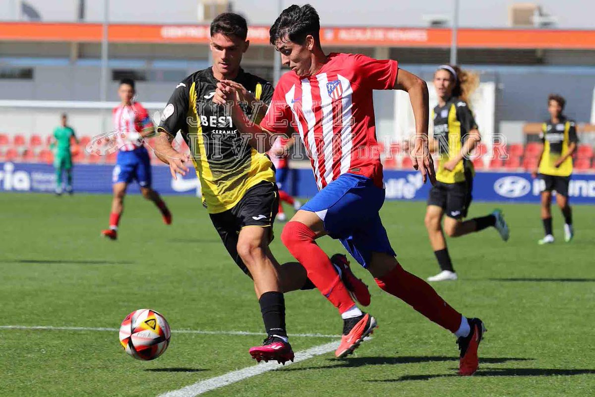 📝 El Atlético Madrileño sale airoso 😖 en Alcalá 

⚽️🔥PAR-TI-DA-ZO🔥⚽️

🔗 juvenildivisiondehonor.com/el-atletico-ma…

✍🏼<a href="/ManuArenas00/">Manuel</a> 

#JuvenilDH👟 #DH7🏆 #AtleticoMadrileño #SomRoda