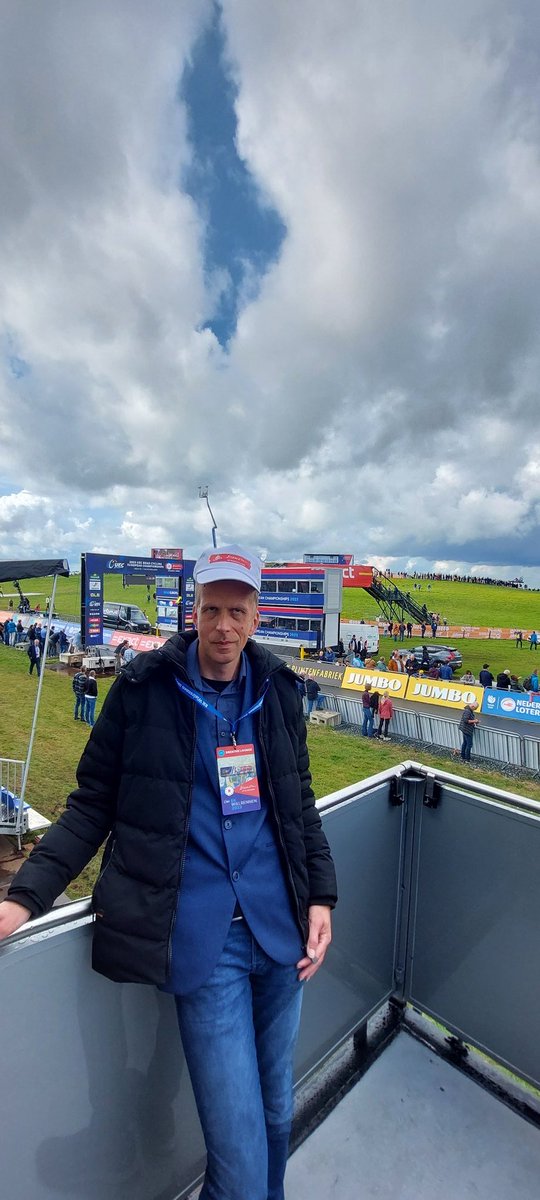 JosEising's tweet photo. Prachtige dag bij het @EKwielrennen23 op uitnodiging van Meppel Actief! Met een Nederlandse Europese kampioene @MischaBredewold Het Wilhelmus op de Col du Vam, en een starstruck momentje met Joop Zoetemelk 💛🚴♂️
#EKwielrennen #Meppel #ColduVam https://t.co/1IWwPf4hou
