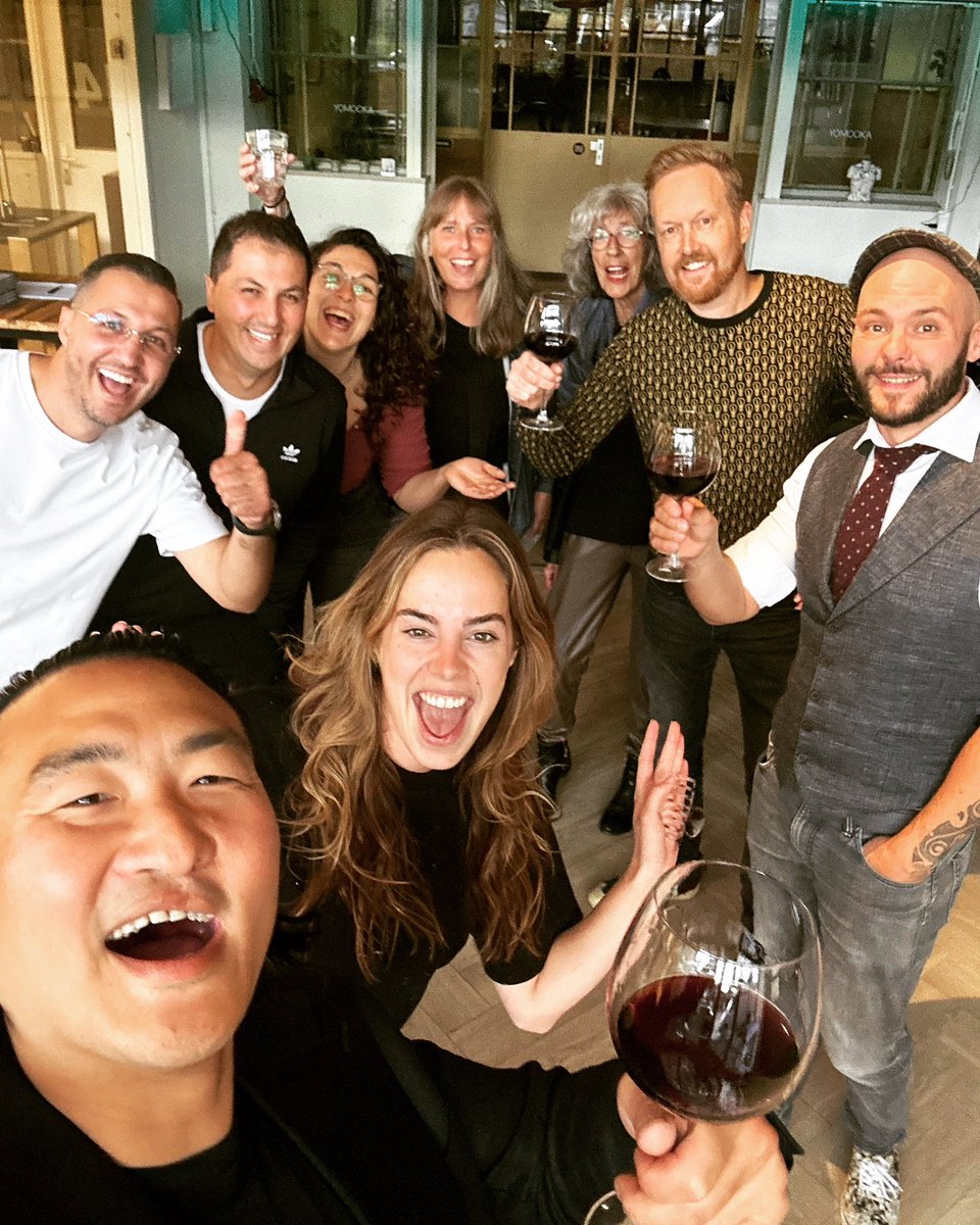 Dank voor een leuke eerste dag op de kunstroute in Leiden! Morgen de laatste dag met om 14:00 en 16:00 een optreden van Rene Oskam die voordraagt uit de bundel Niemandsland #kunstrouteleiden #kunstroute #leiden #haagweg4