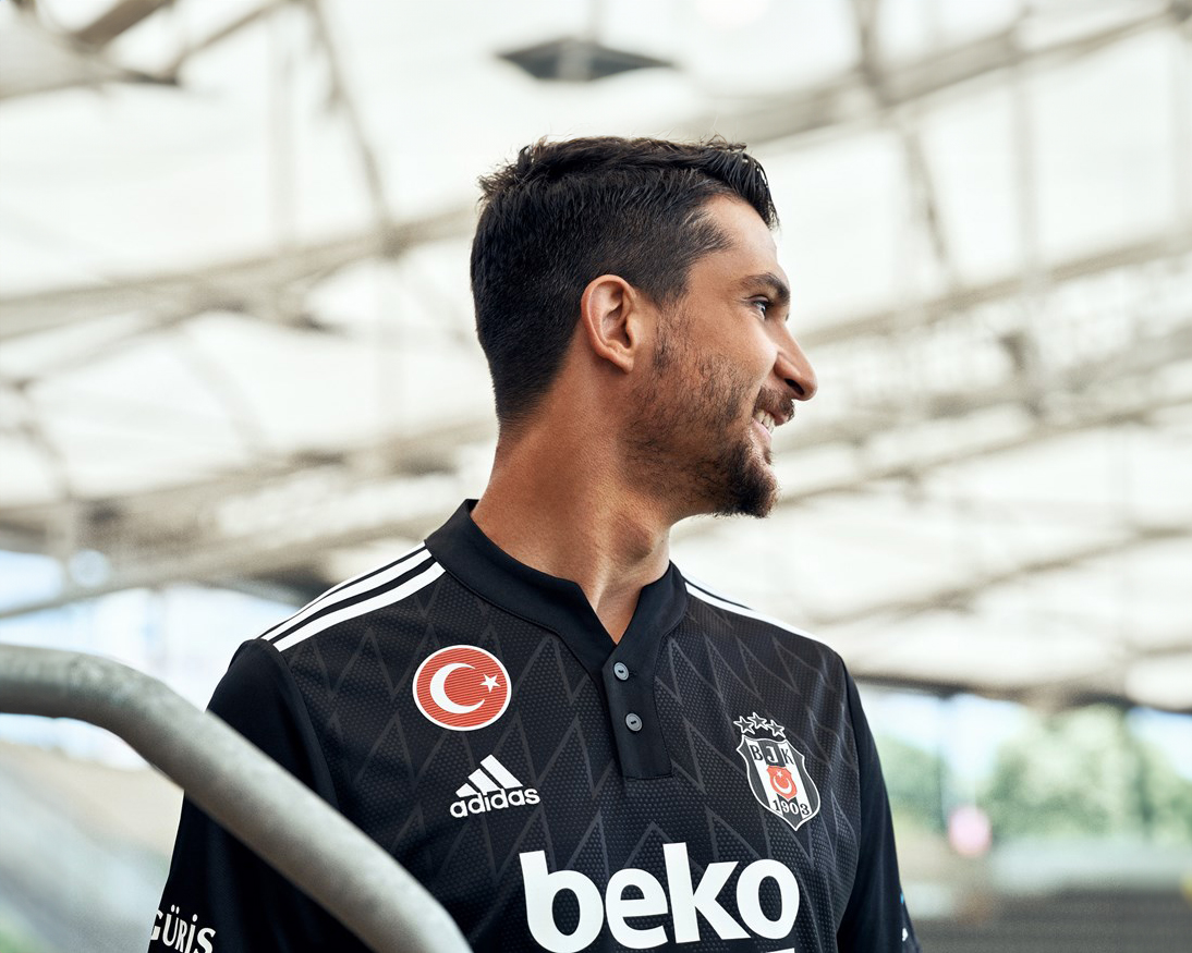 aynı çıkış noktası, aynı üretici, başka iki forma.