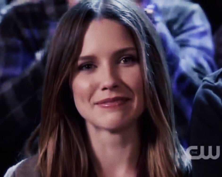 sophiasburton's tweet photo. brooke davis changed my life and still continues to every single day. thank you for being the girl behind the red door @SophiaBush, i’ll love her forever. 20 whole years of b davis♥️
#OTHday https://t.co/f7HFmnuX8t