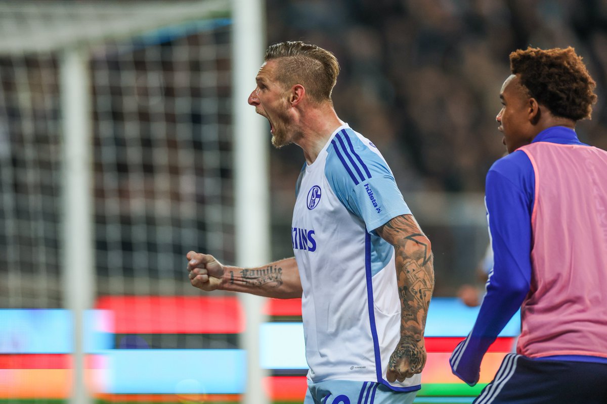 Ouwejan und...

...Polti hält den Fuß rein 😌

⏱️ 37' | #FCSPS04 1:1 | #S04