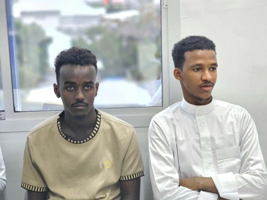 HanoLibrary's tweet photo. Maktabadda Dadwaynaha ee hano waxa si guul leh uga qabsoomay gorfeynta bugaagta kala ah " Xilkas " iyo " Hogaamiye isbadal horseeda " kaas oo ay soo jeediyeen xubno katirsan naadiga akhriska iyo Qoraalka ee " Garaadkobac" .
#hanocommunitylibrary https://t.co/u8eZtqppqI