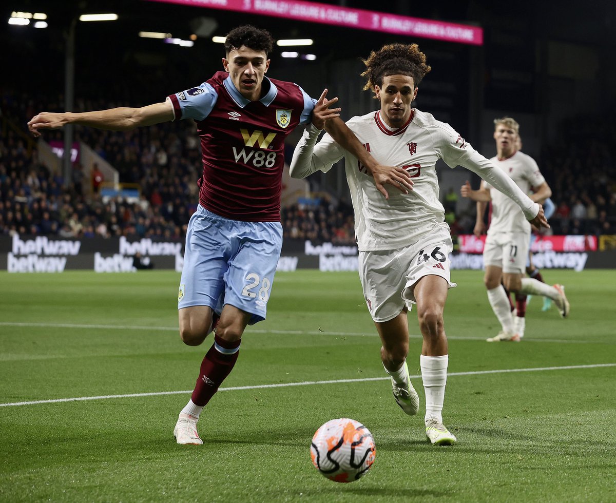 Straight into the thick of it ⚔️

🇹🇳 <a href="/HannibalMejbri/">Hannibal Mejbri</a> 

#MUFC || #BURMUN