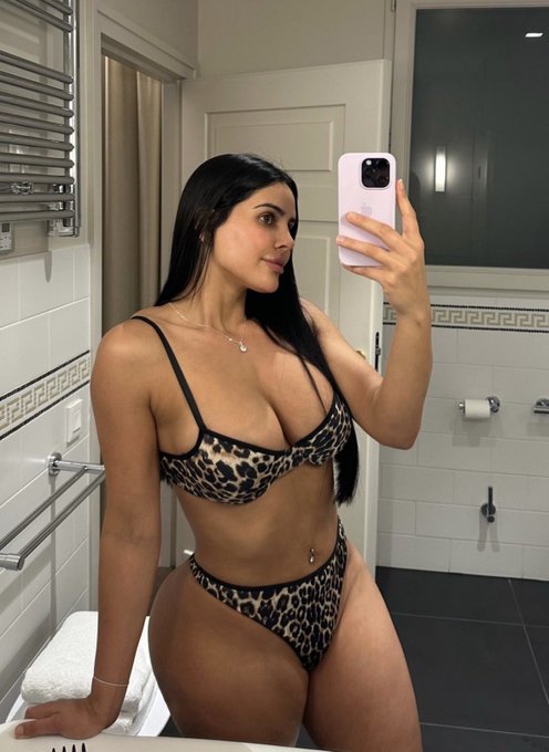 see you soon 😘 https://t.co/fgJpLaAg3J