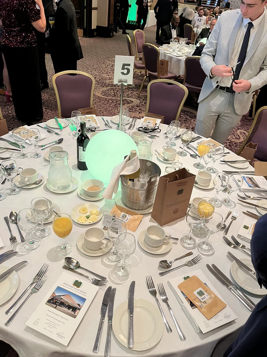 liftthelidmag's tweet photo. Superb dinner celebration tonight at @the_AGFD
Good Luck to all finalists in the awards 👏
#AFGD #GreenerFunerals https://t.co/26CncehkEM