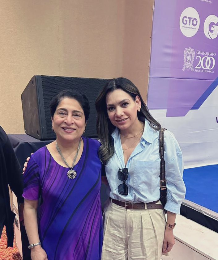 fifia_la's tweet photo. Que placer escuchar, conocer y aprender de la Dra @NayarRitu 🔬 #SLACito2023 #citopatologia https://t.co/eKw3mBGz8K