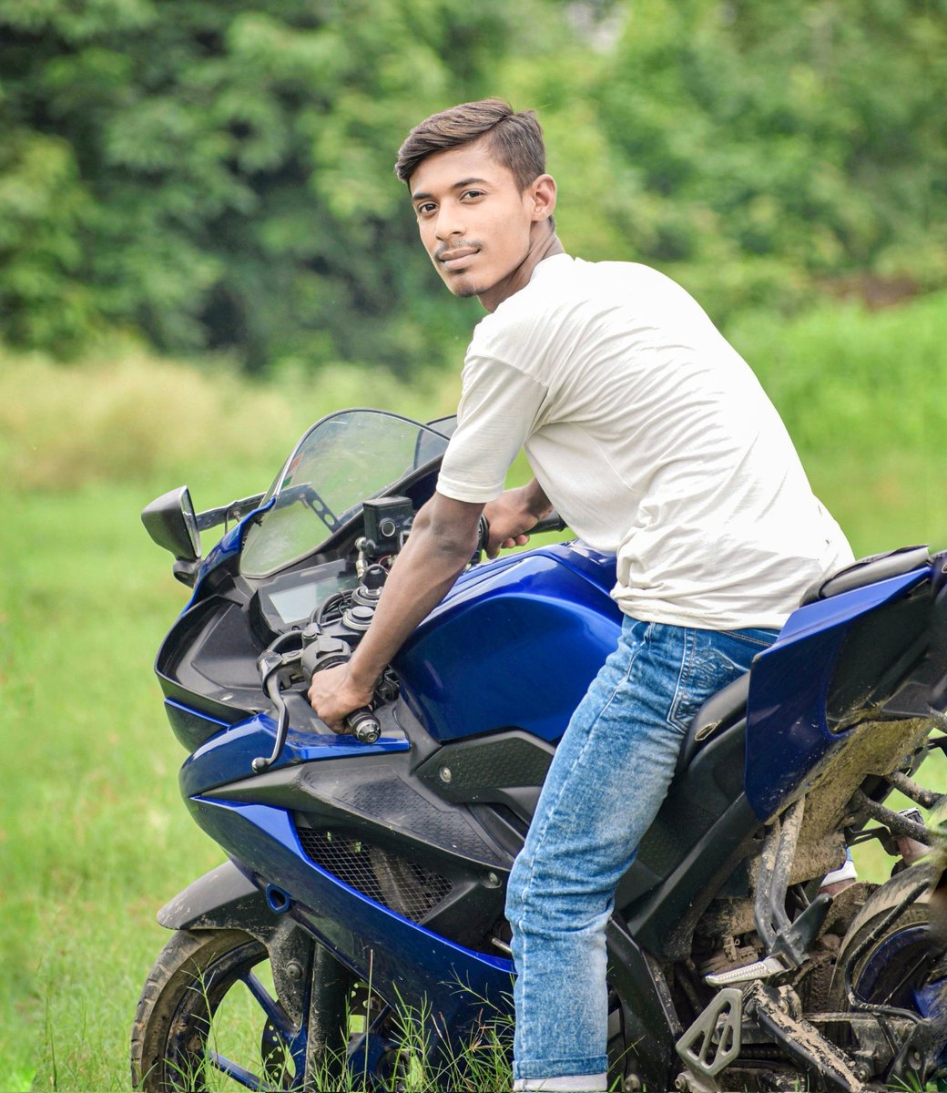 Sandeep21687203's tweet photo. पलट कर जब भी देखोगे तुम हमारी ओर 
हम तुम्हें हमेशा तुम्हारी ही ओर देखते मिलेंगे...❤️🌍 https://t.co/trv18JCc3i