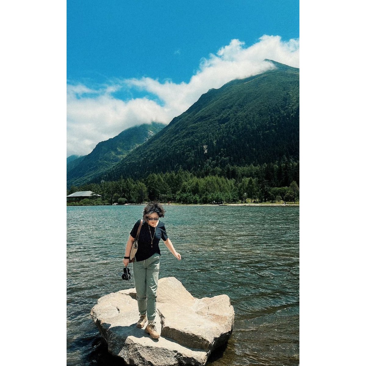 Joy_X_714's tweet photo. #iphone #iphonese #shotoniphone #streetsnap #china #color #life  #me   #sunshine #mountains #river #tree #me https://t.co/1Q5FmAc50g