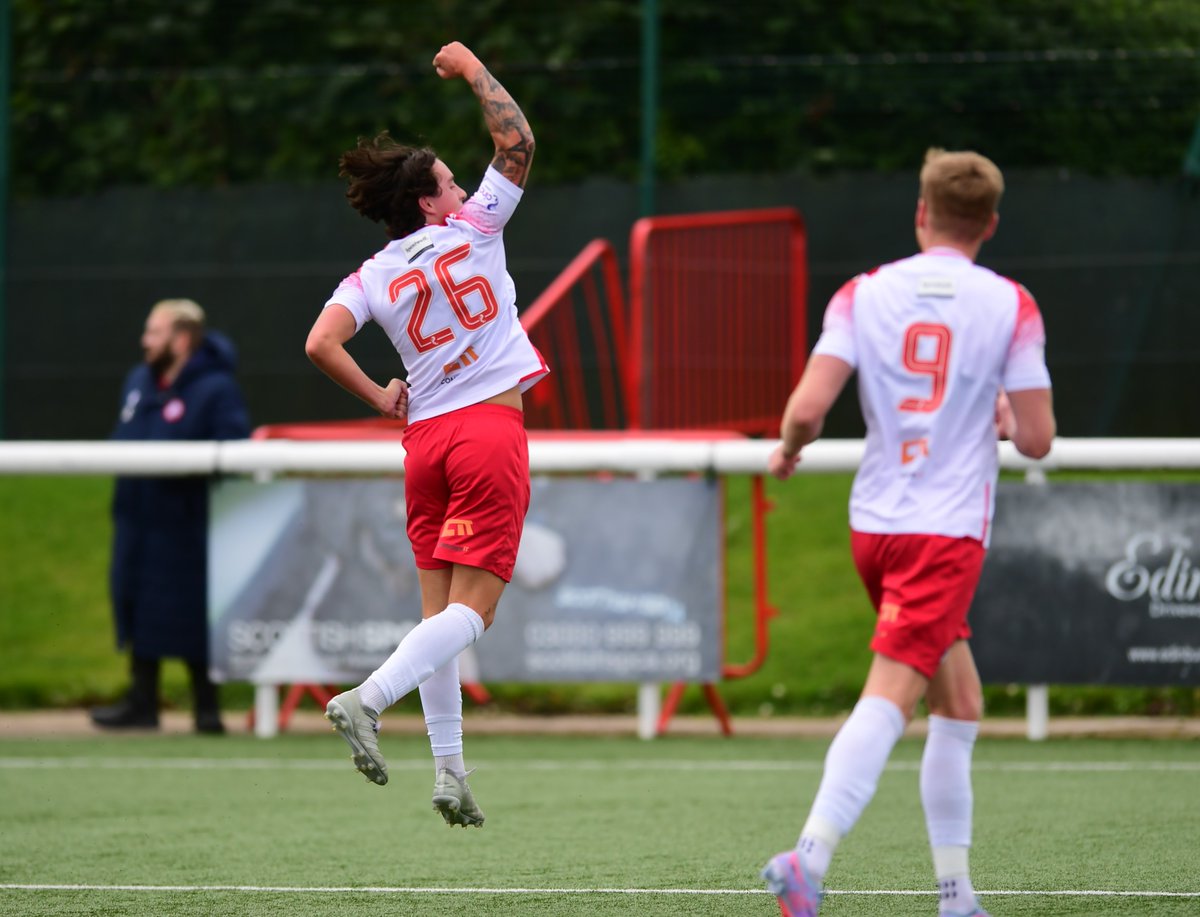 Arm. Strong.  💪 <a href="/RhysArmstrong26/">Rhys Armstrong</a> breaks the deadlock with his 26th minute sublime strike to separate the sides at the interval.