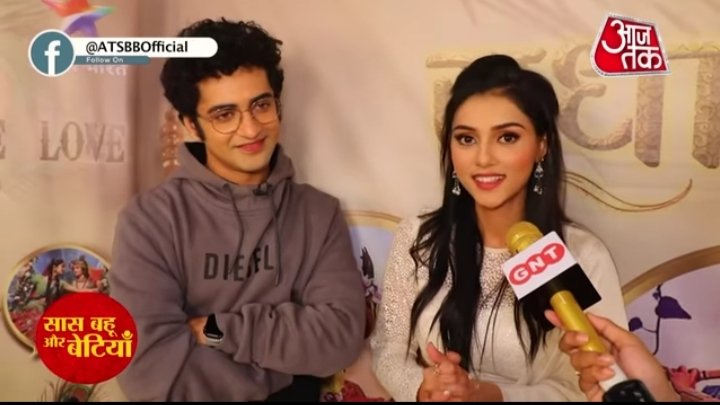 Our Beatking 
He appreciates his  co actors 
 #SumedhMudgalkar  #MallikaSingh 

#Sumellika #Radhakrishn #Sumedhians #Sumellikans #Mallikans 

@Beatking_Sumedh @iammallikasingh @its_tisha