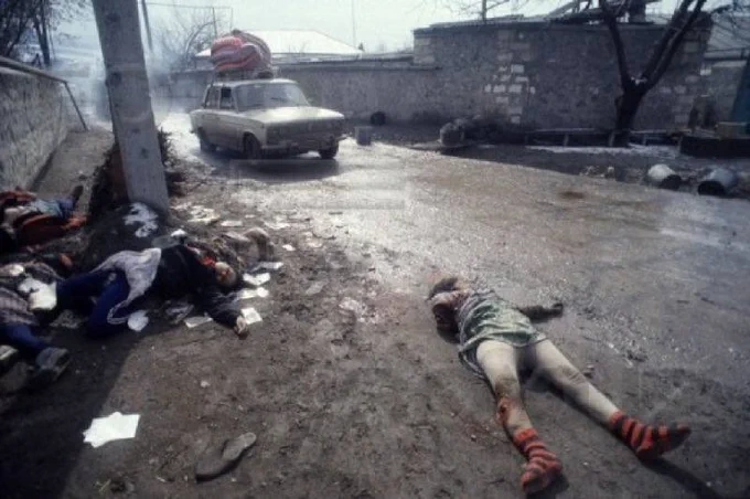 AzeriTimes's tweet photo. @ibrahimkaragul ⚠️WARNING 18+
Russian Journalist Victoria Ivleva entered #Khojali a day after the invasion and was able to capture on camera the horrors of Armenian brutality against local Azerbaijanis. Women and children were massacred in the streets and their bodies were desecrated. https://t.co/AZLOyba4Qg