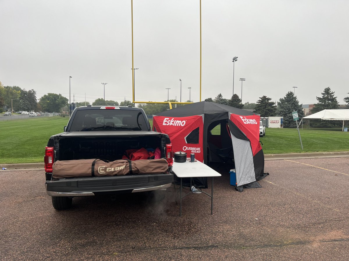Augie homecoming FB 2023…rain or shine, tailgate ready!!  Go Vikes!!