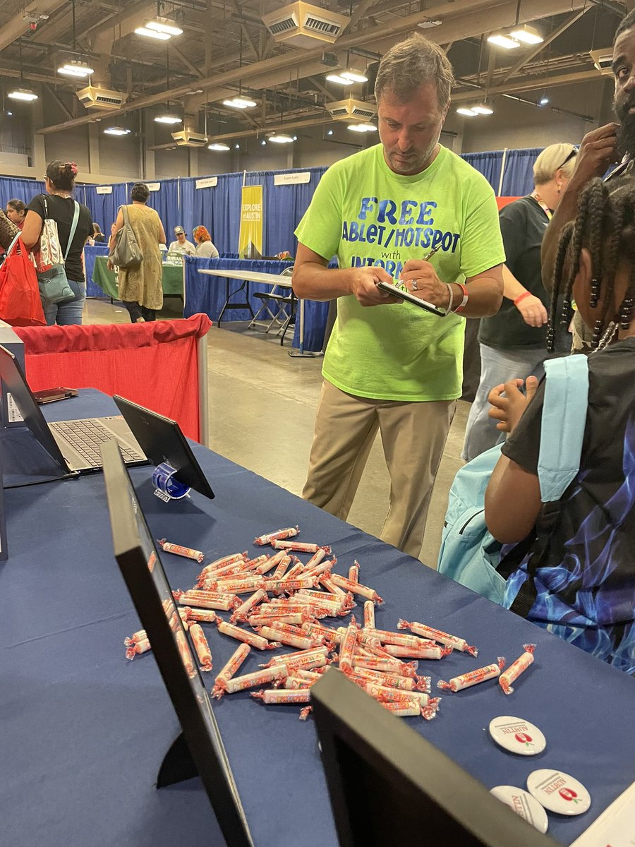 Laura Browder tweet media