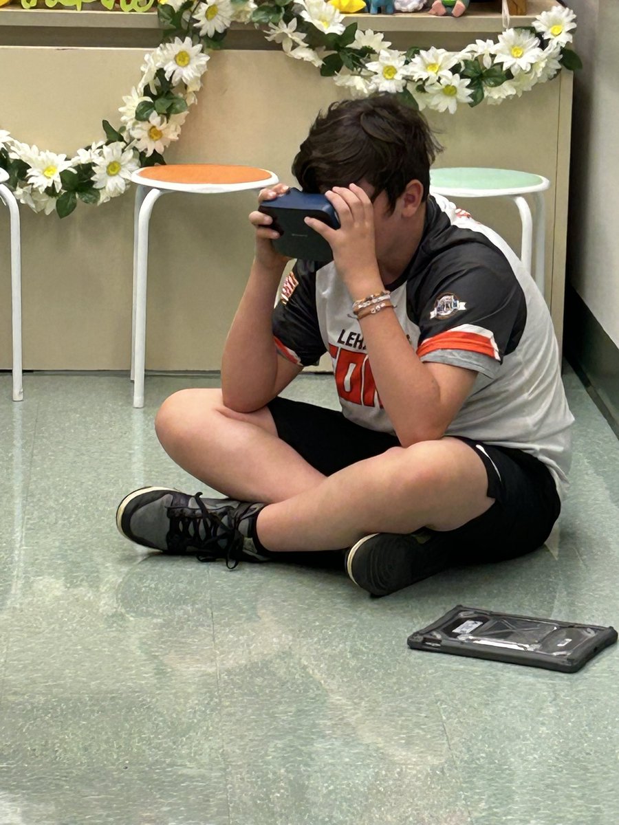 What a fun Friday!!! Spirit walk in the AM, then VR goggles exploring space in the PM! #aNAISing