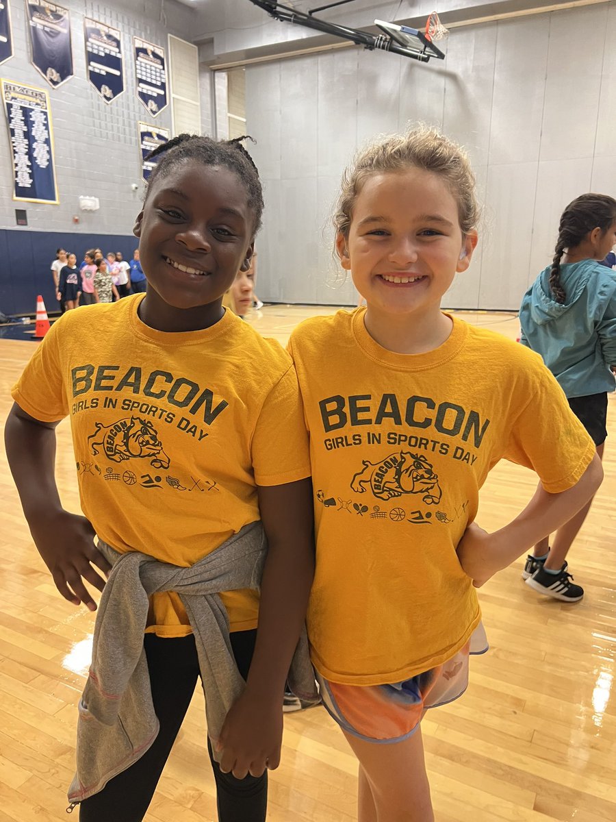 Sargent_Stars's tweet photo. The BEST day of the YEAR! @BCSDBulldogs Girls in Sports Day! Amazing turn out with 125 kiddos from grades 3-8! Couldn’t donut without our amazing coaches, teachers, security, facilities and food service staff who volunteered today! 💪🏼⭐️ https://t.co/a0s8mkyEEI