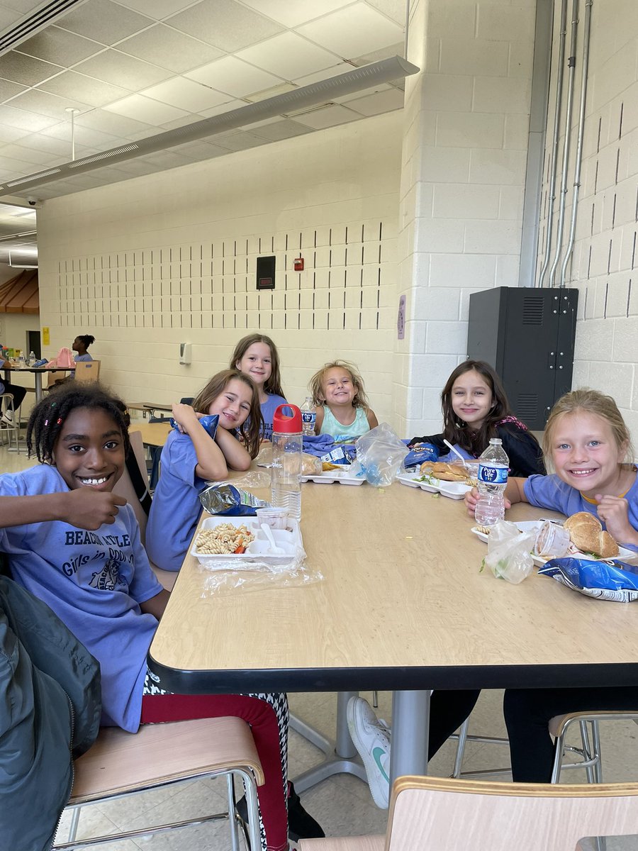 Sargent_Stars's tweet photo. The BEST day of the YEAR! @BCSDBulldogs Girls in Sports Day! Amazing turn out with 125 kiddos from grades 3-8! Couldn’t donut without our amazing coaches, teachers, security, facilities and food service staff who volunteered today! 💪🏼⭐️ https://t.co/a0s8mkyEEI