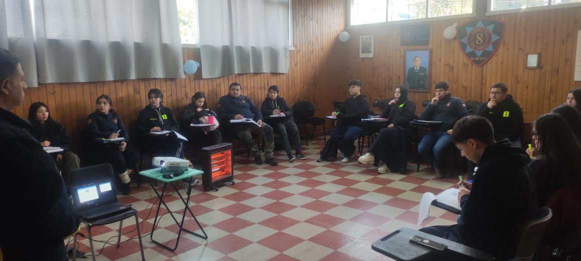 20 Aspirantes a Bomberos del CB.Puerto Montt realizan el Curso de Fuego y Tácticas. <a href="/ANB_Chile/">Academia Nacional</a> <a href="/consejo10/">Bomberos Consejo Regional  Los Lagos</a>