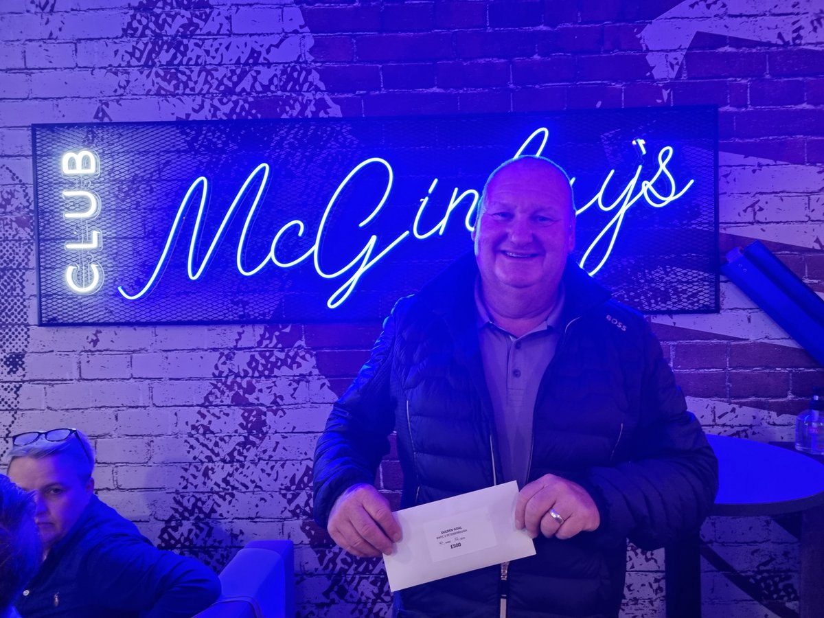 Golden Goal Claimed!  Phil Crook who is a guest today of Wanderers legend <a href="/JohnMcGinlay10/">John McGinlay</a> celebrating the first game in Club McGinlay's win's £500 on 41 minutes and 2 seconds!  Well done Phil, I'm sure Big John will give you a hug of celebration! #bwfc