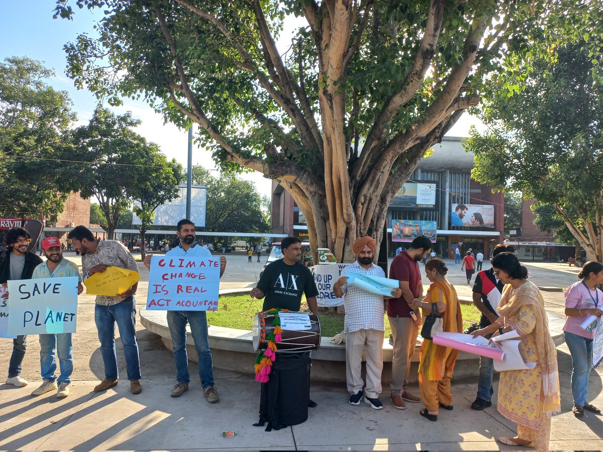 Vatrukh's tweet photo. We definitely  have to stand up for our children https://t.co/ECzCVIwvJM